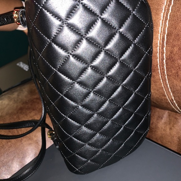 Authentic CHANEL Medium Urban Spirit backpack - Picture 2 of 7